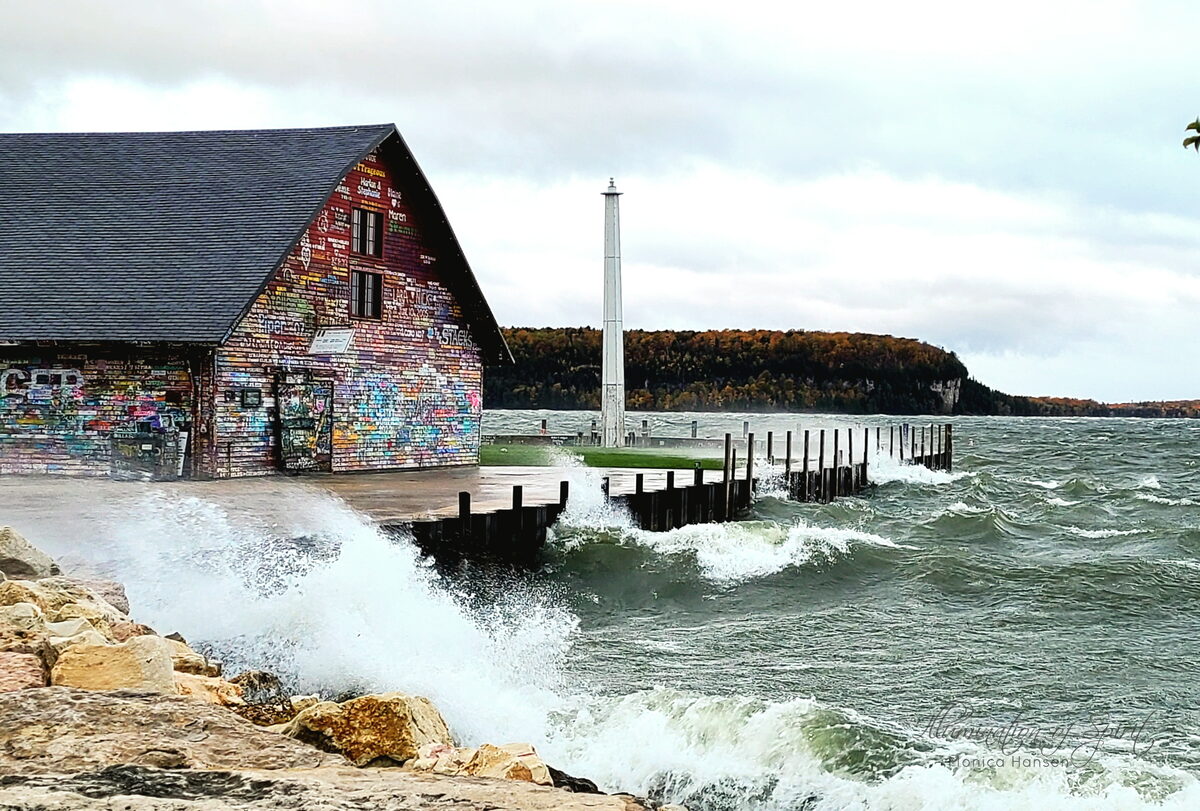Photograph — Lakes - Rivers - Oceans